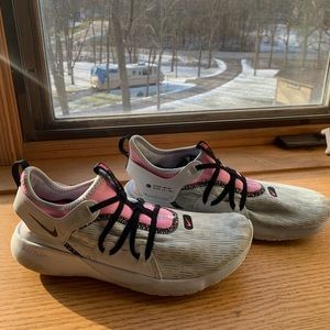 Nike flex tennis shoes